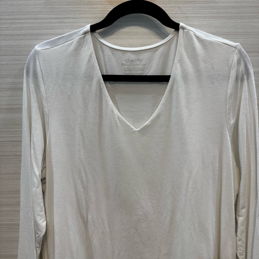 Chico's The Ultimate Tee V Neck Stretch White size Large